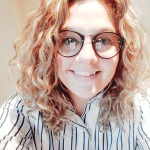 Meet your Posher, Monica